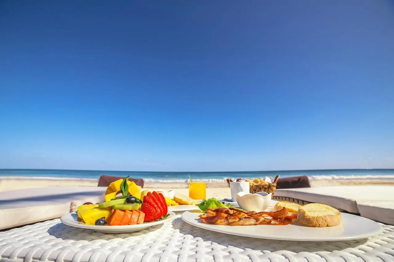 Hotel Villa Las Estrellas Tulum - Located At The Party Zone