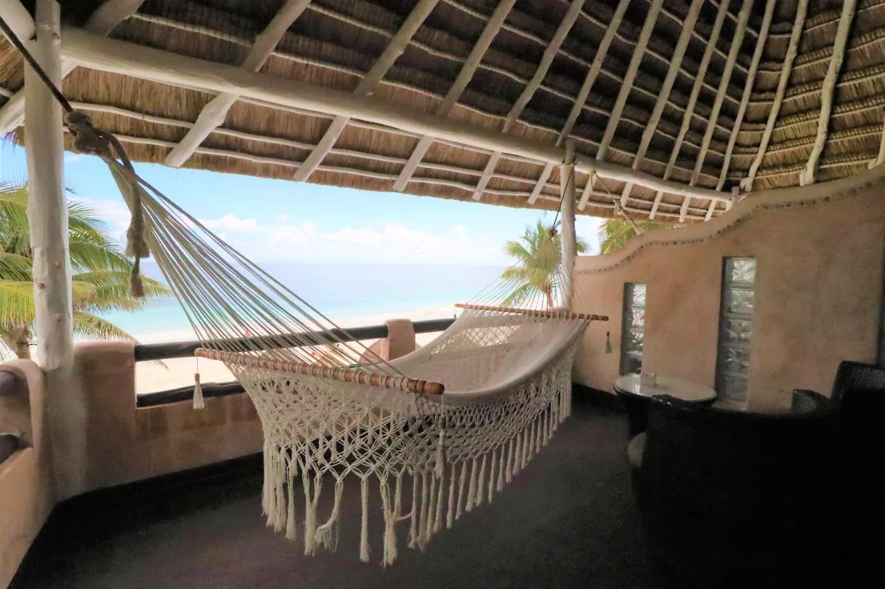 Hotel Villa Las Estrellas Tulum - Located At The Party Zone